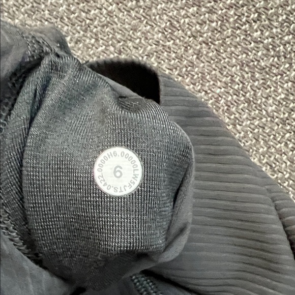 lululemon athletica Gray Leggings - Picture 4 of 5